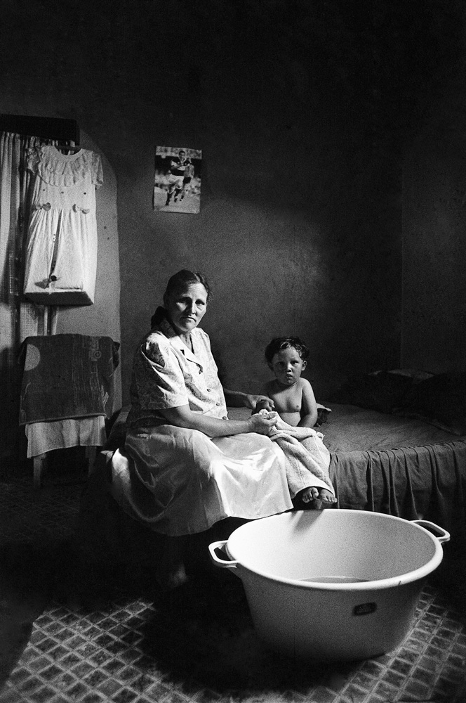 Jodi Bieber Mrs Strauss And Angus 1998 Fine Art Print Gallery F Jodi Bieber Mrs Strauss And Angus 1998 Fine Art Print Gallery F