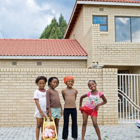 Jodi Bieber, Neighbourhood friends, 2009